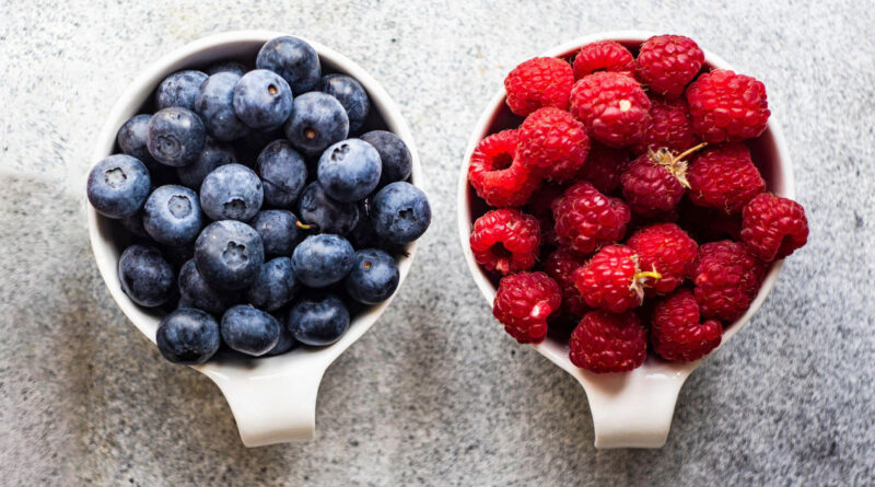 Are blueberries or greens healthy for you? Nutritionists talk about antioxidants, fiber